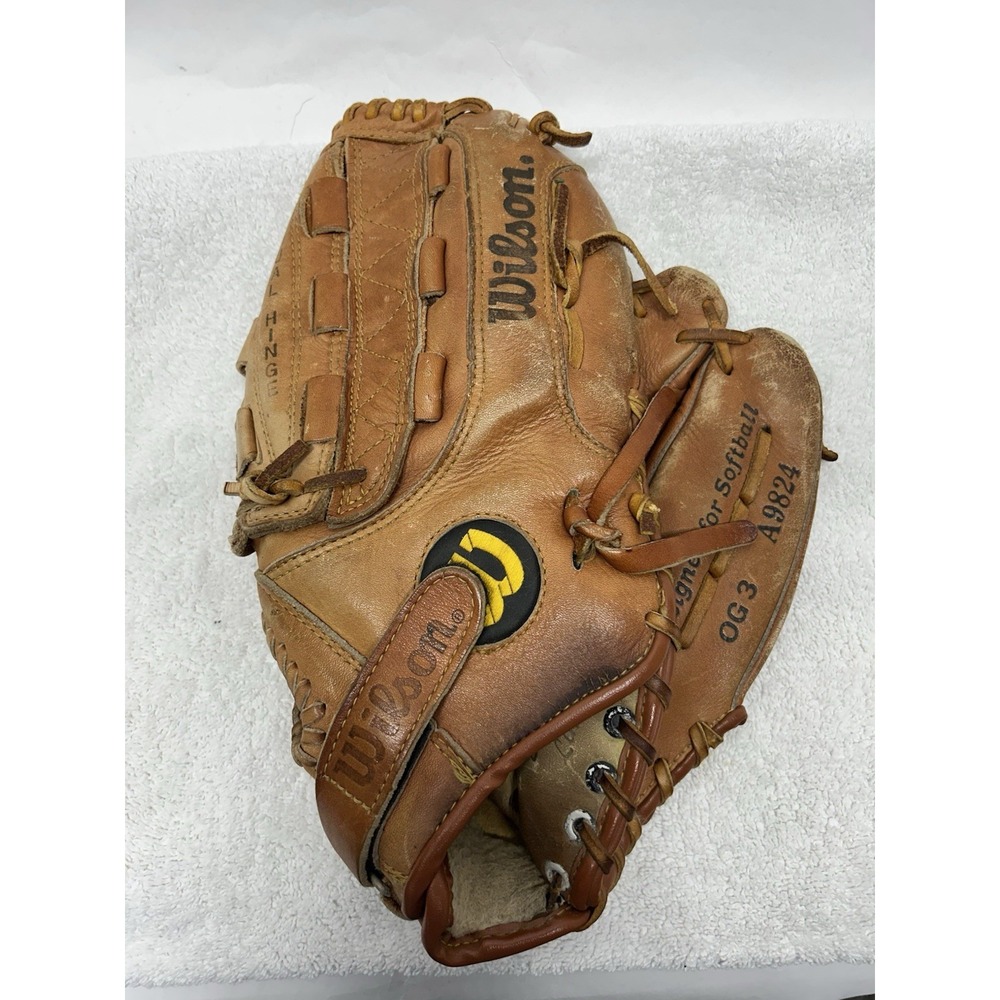 Wilson Brown Leather A9824 OG3 RH Throw Softball Glove